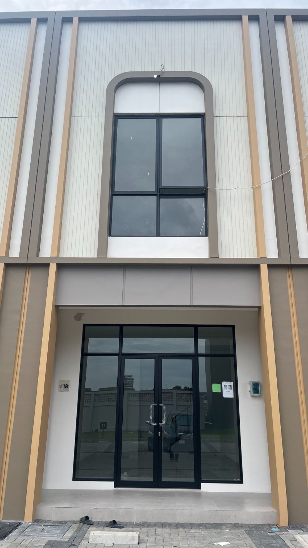 foto tampak rumah tipe IL LAGO GRANDE BLOK I/18 perumahan IL LAGO GRANDE