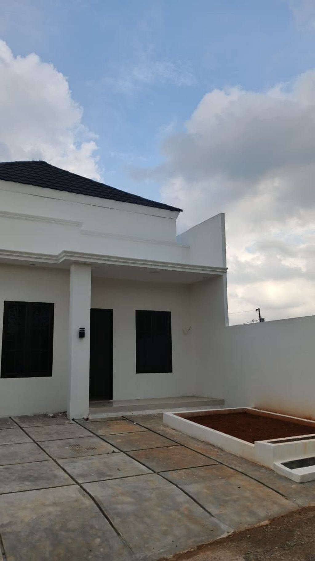 foto tampak rumah tipe 45 perumahan ST@IN RESIDENCE WANGANDOWO 5
