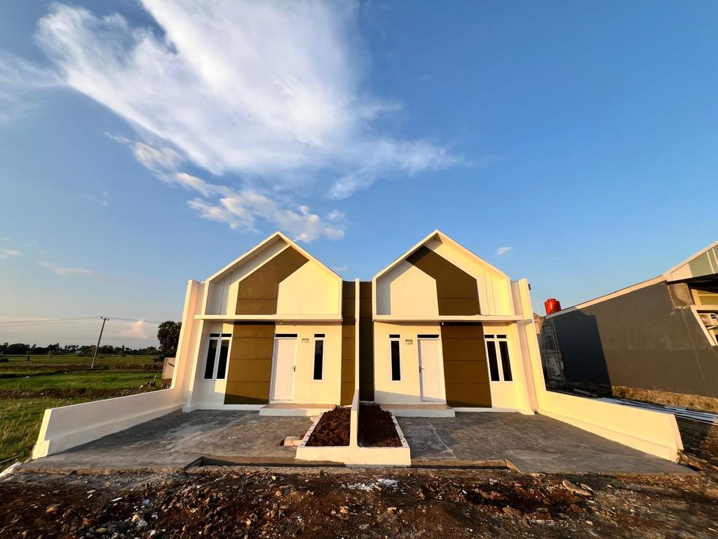 foto tampak rumah tipe 36/72 perumahan SARNIA RESIDENCE TAHAP 1
