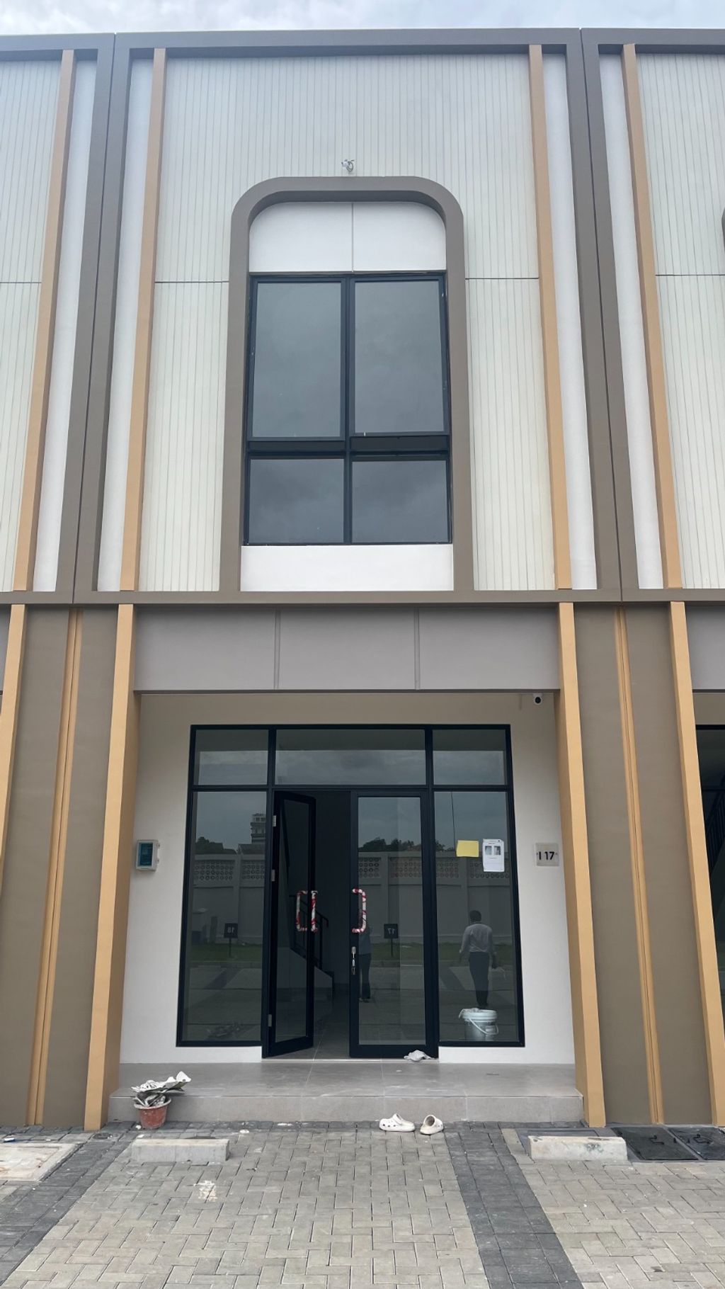 foto tampak rumah tipe IL LAGO GRANDE BLOK I/17 perumahan IL LAGO GRANDE