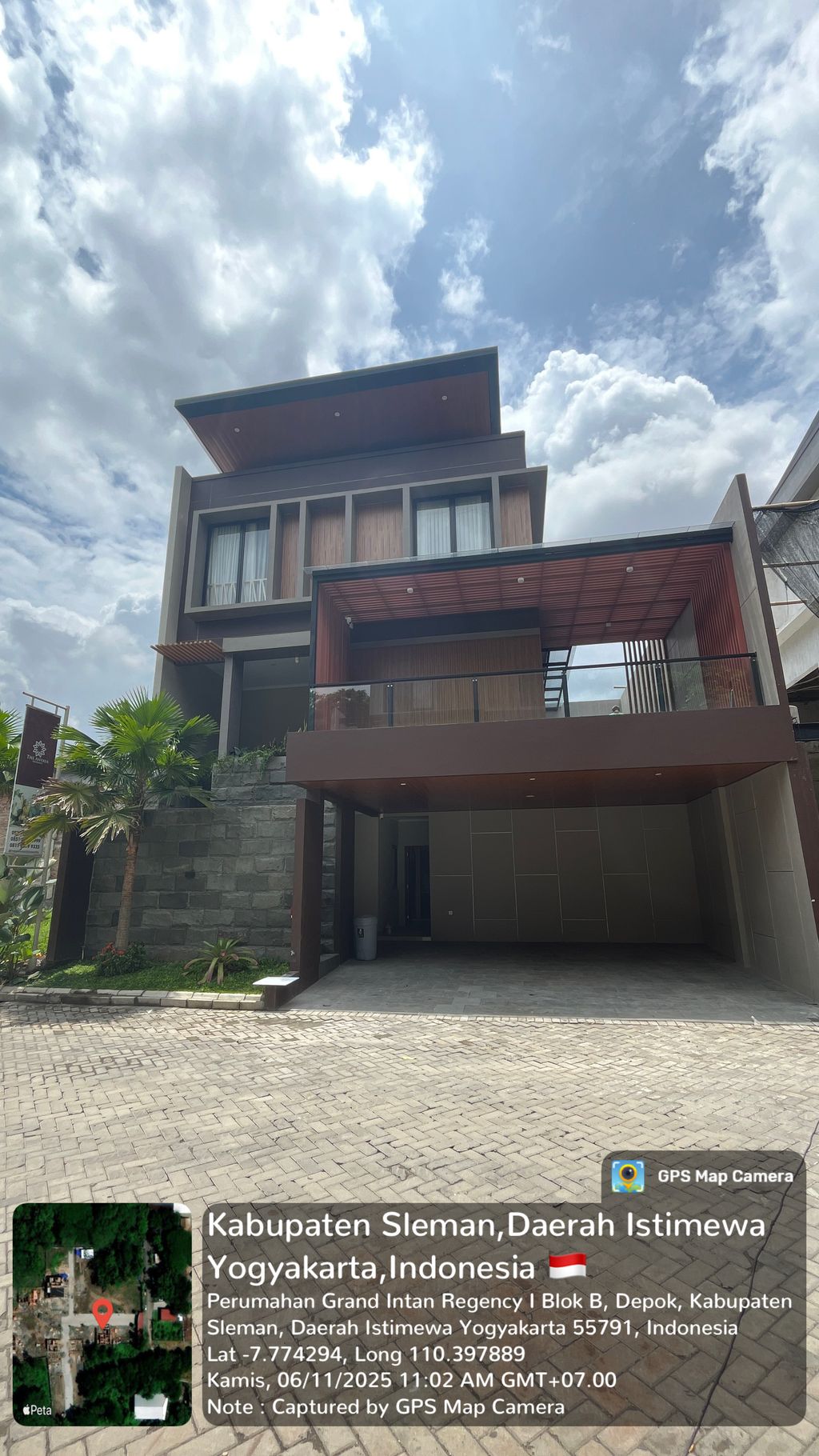 foto tampak rumah tipe 247 perumahan The Anvaya Residence