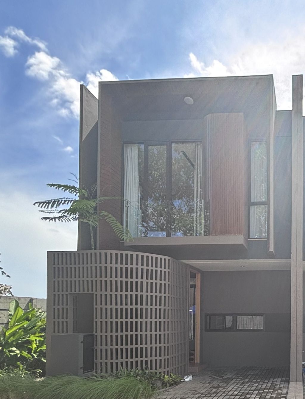 foto tampak rumah tipe 74 perumahan THE HANA PARK