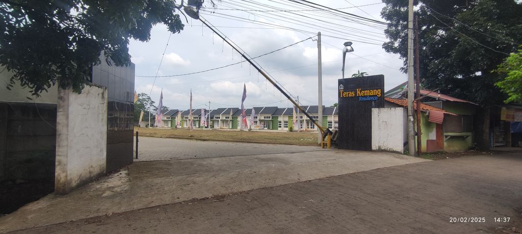 foto gerbang perumahan Teras Kemang Residence