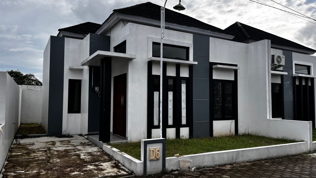 foto contoh rumah perumahan Grand Village Banguntapan