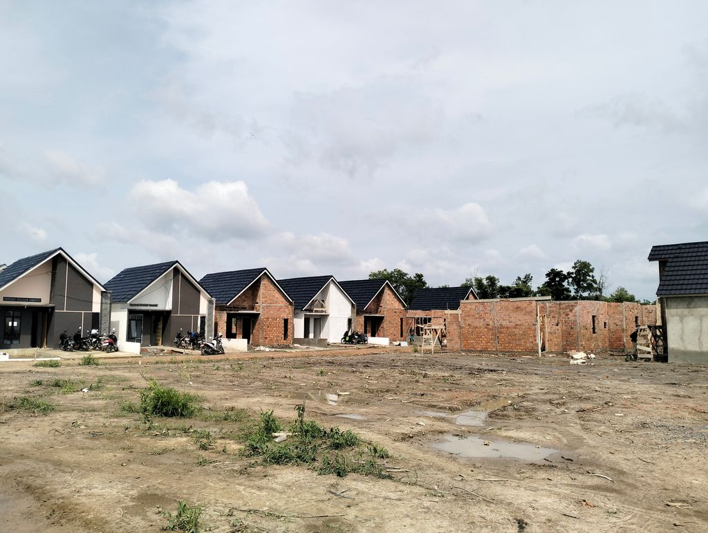 foto posisi tengah perumahan PURNAMA REGENCY 8
