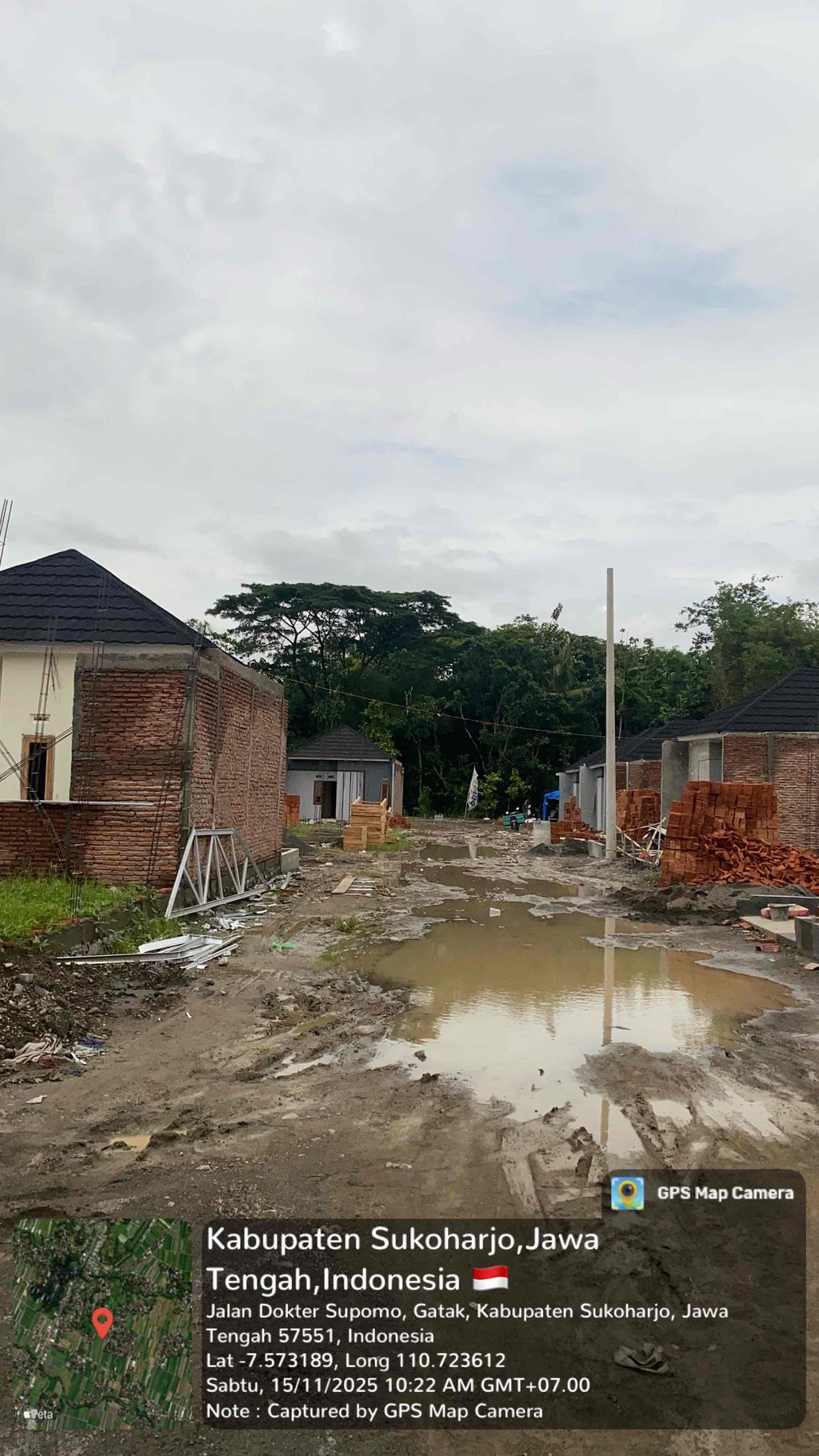 foto posisi tengah perumahan GRIYA MITRA ADIGANA