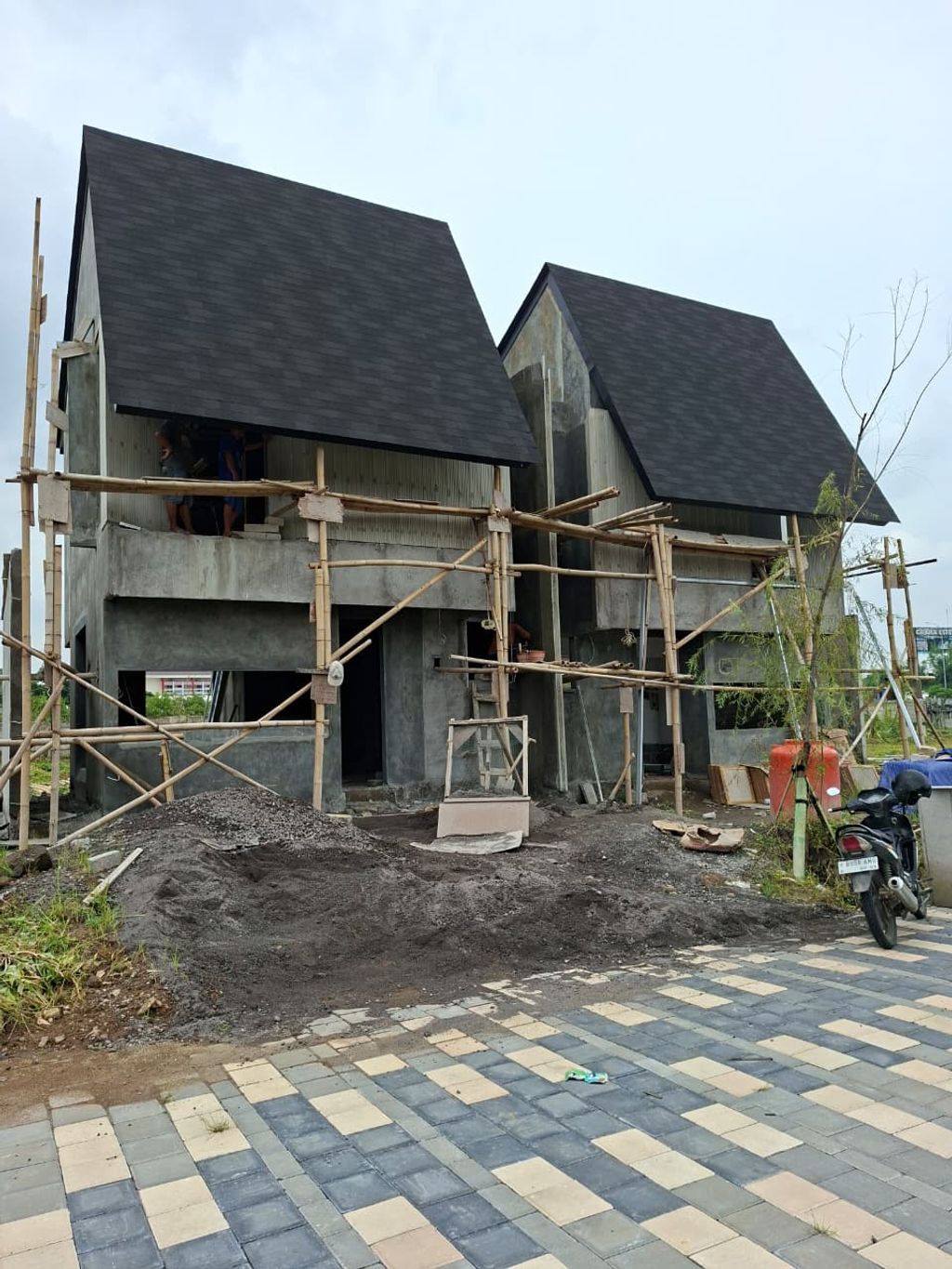 foto tampak rumah tipe VAYU perumahan Vastu Aest Semarang
