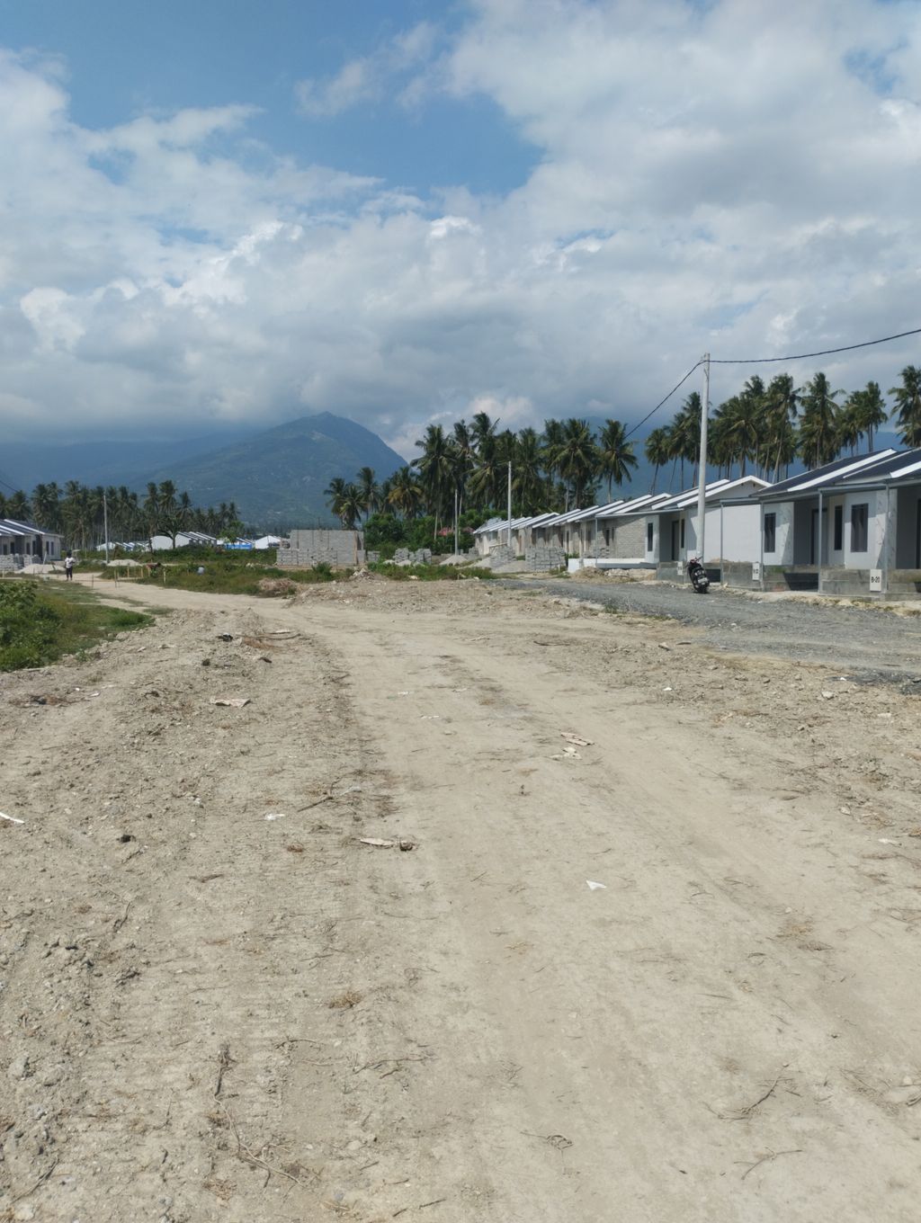 foto posisi tengah perumahan UKHUWAH LAND TINGGEDE