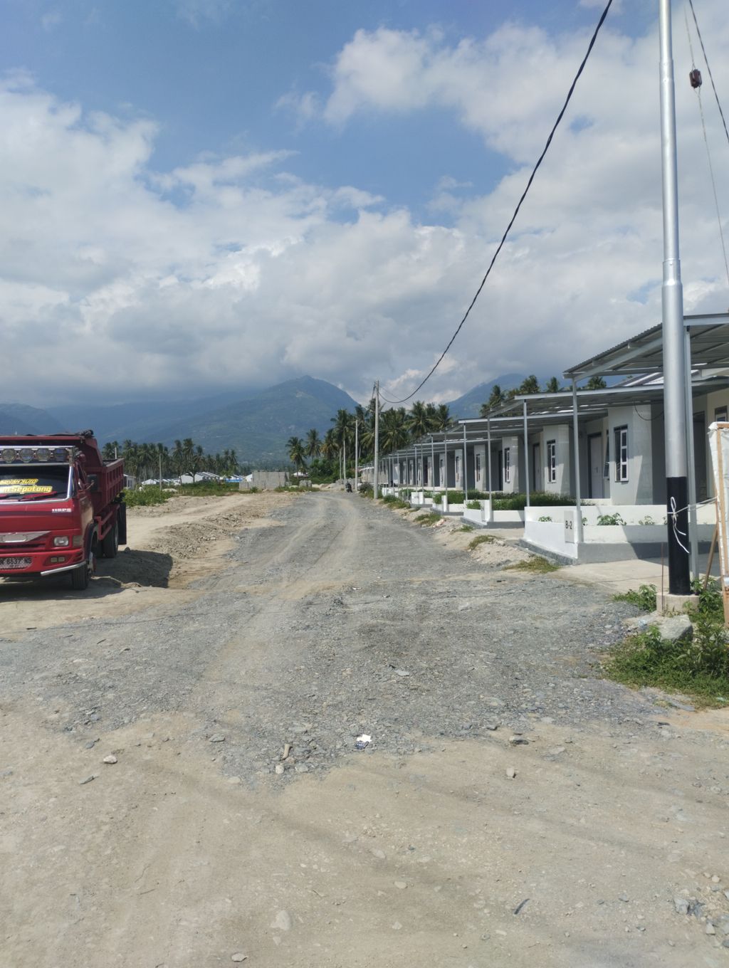 foto gerbang perumahan UKHUWAH LAND TINGGEDE