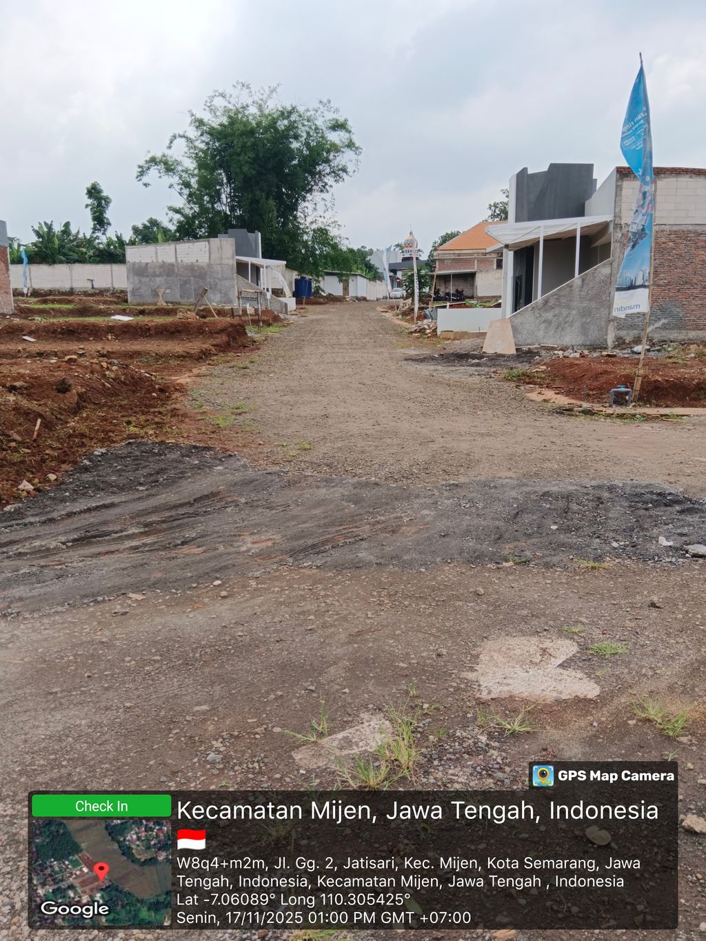 foto posisi tengah perumahan ALAMANDA RANCH