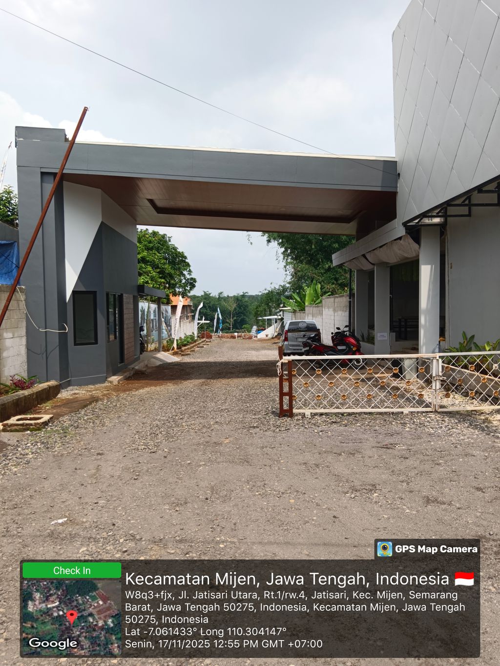 foto gerbang perumahan ALAMANDA RANCH