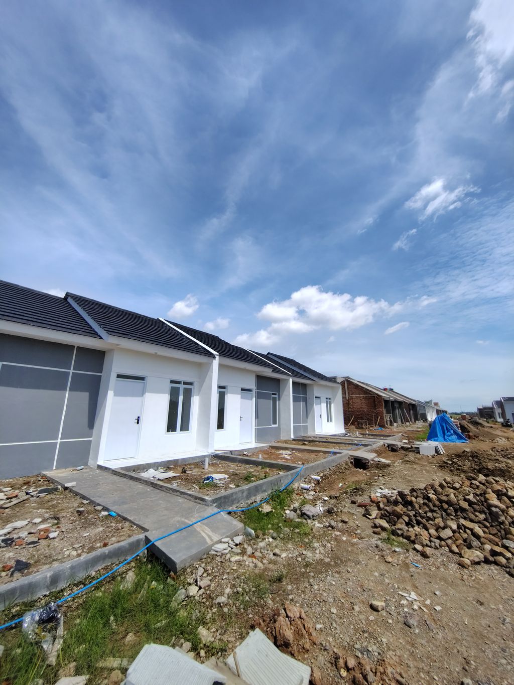 foto posisi tengah perumahan TAMAN KALIWULU INDAH Blok.i