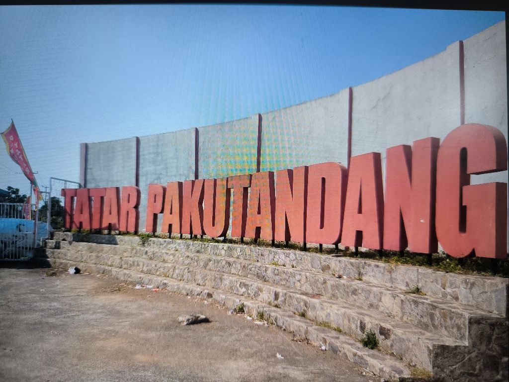 foto gerbang perumahan TATAR PAKUTANDANG