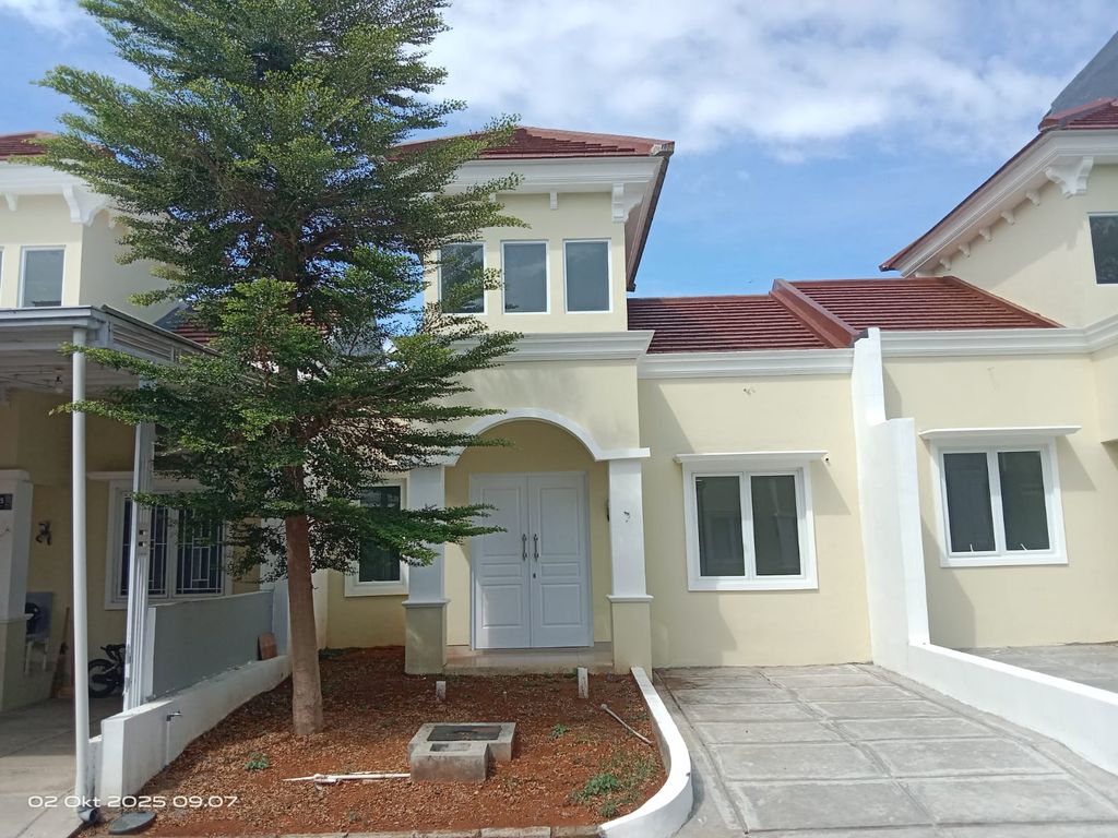 foto tampak rumah tipe 52/151 perumahan VERONA HILLS CLUSTER VIOLET