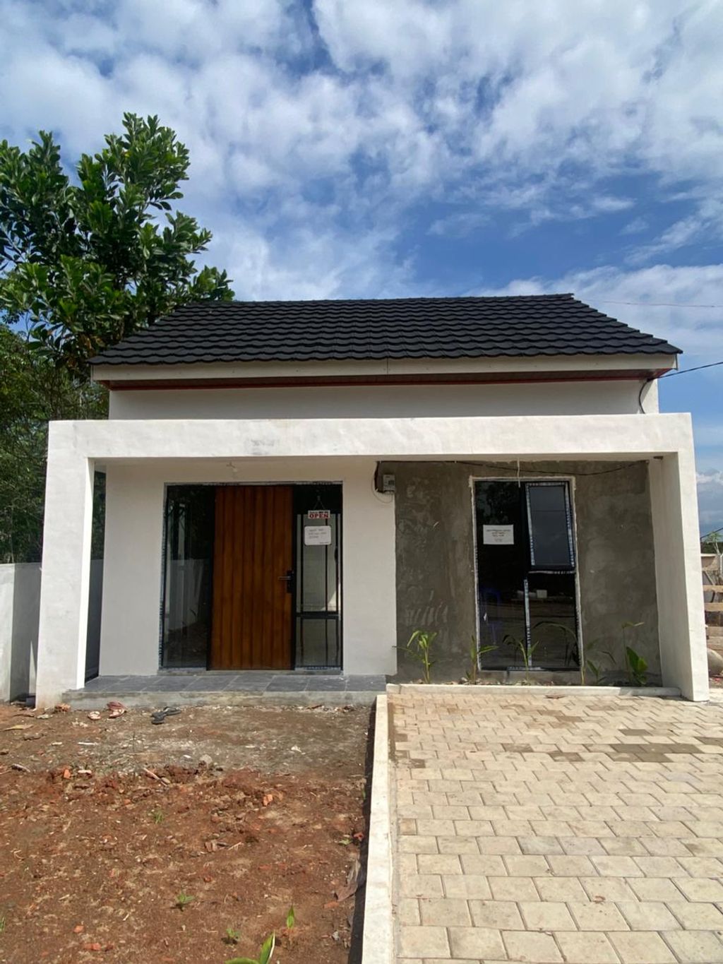 foto tampak rumah tipe 36 perumahan Garden Zurich