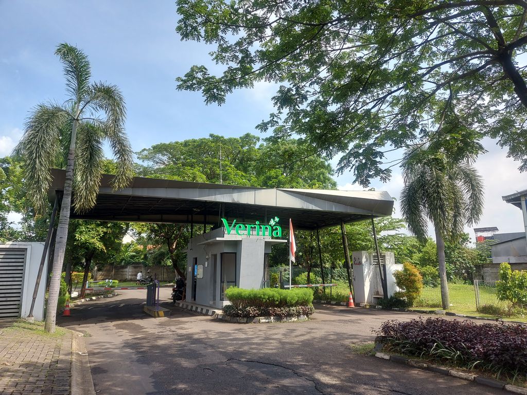 foto gerbang perumahan VERINA GRAHA RAYA