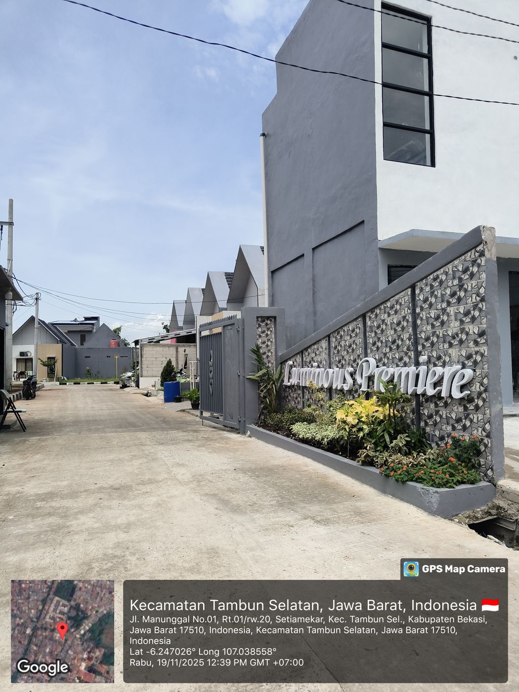 foto gerbang perumahan LUMINOUS PREMIERE