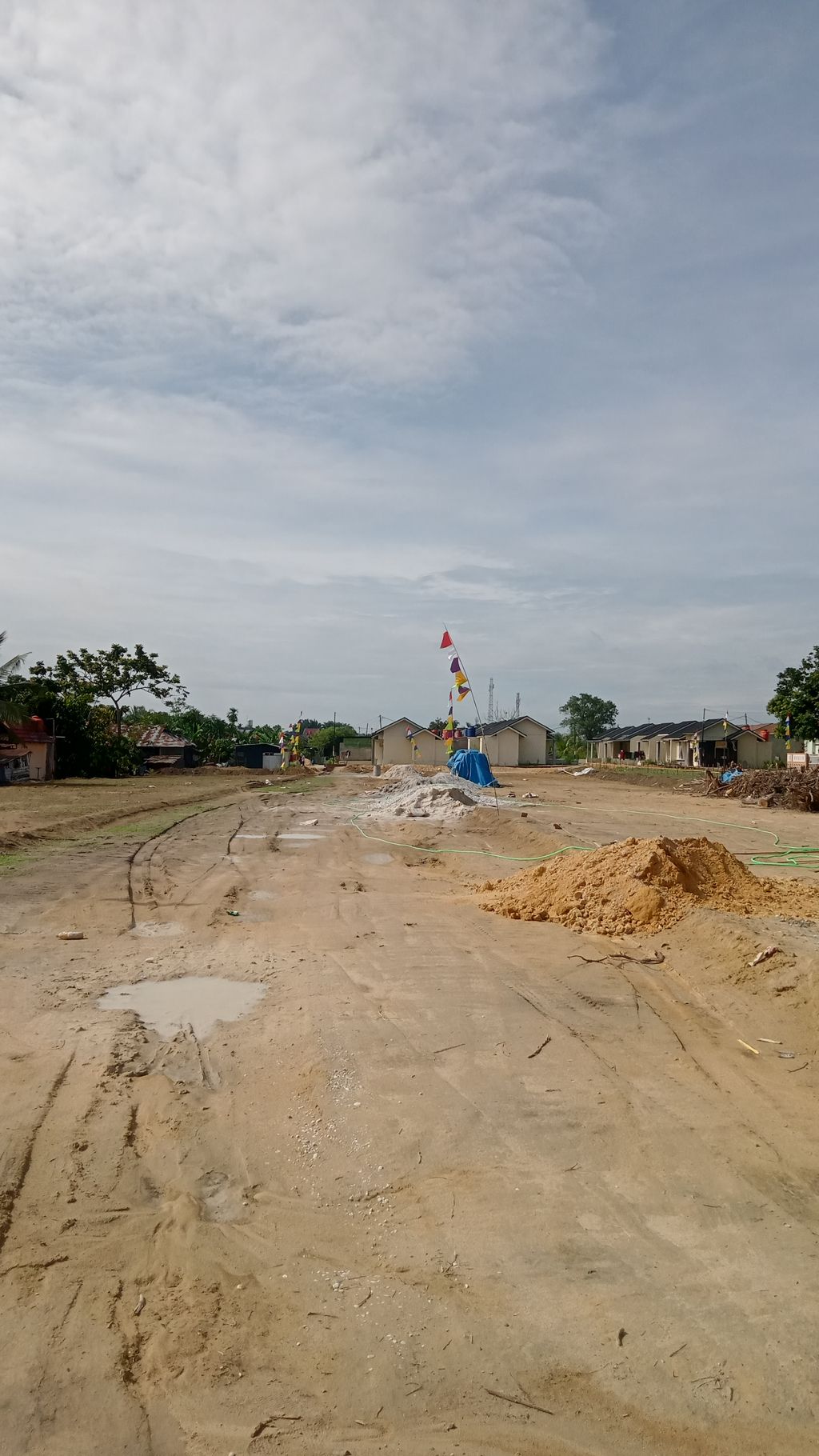 foto posisi tengah perumahan PERUMAHAN GRIYA PESONA PENDAWA TAHAP III