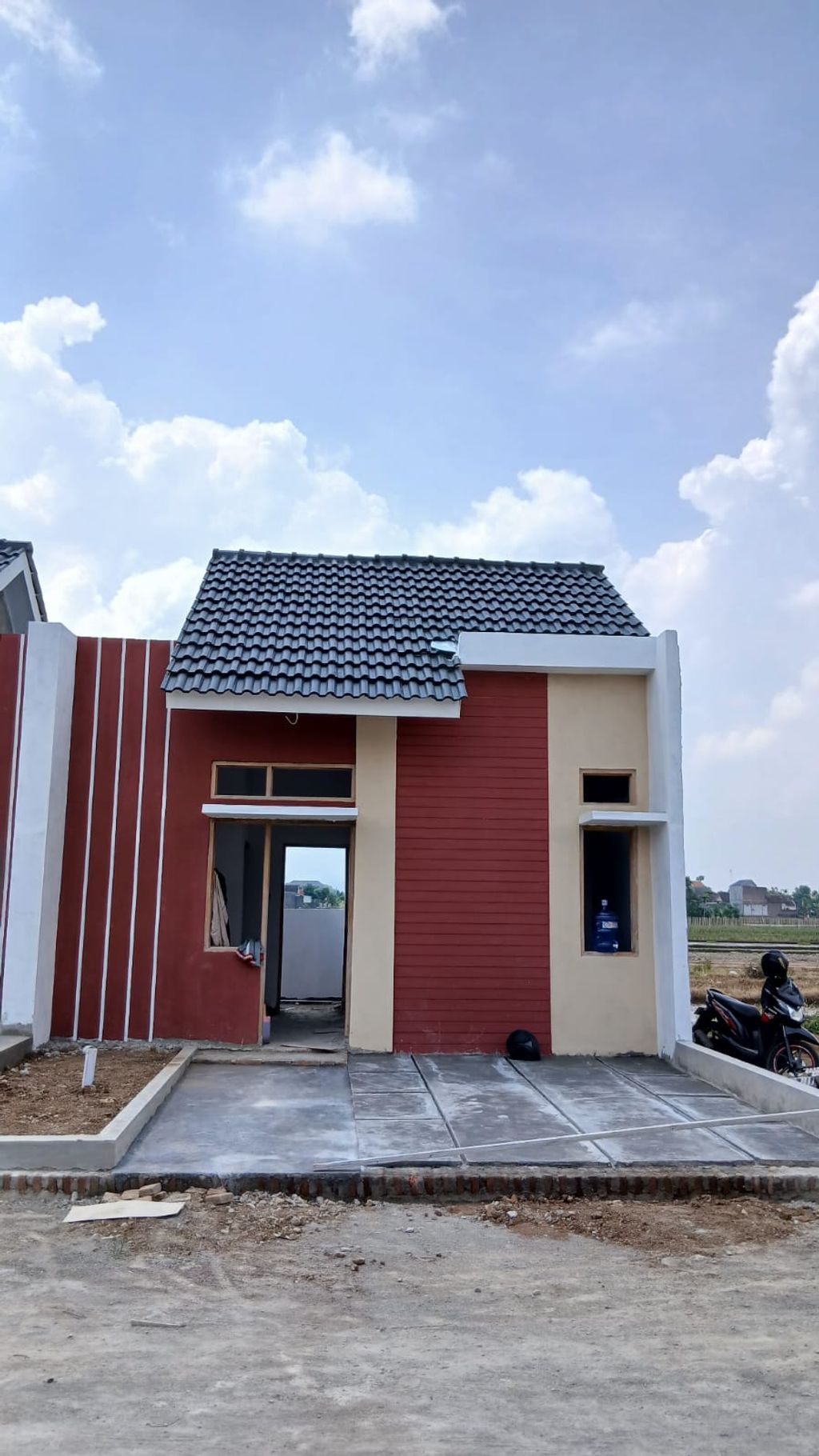 foto tampak rumah tipe 30/60 perumahan Griya Gading Permai