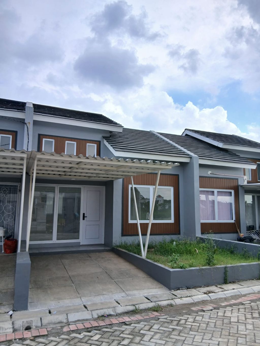 foto tampak rumah tipe CINAMON perumahan Cendana Griya Lestari