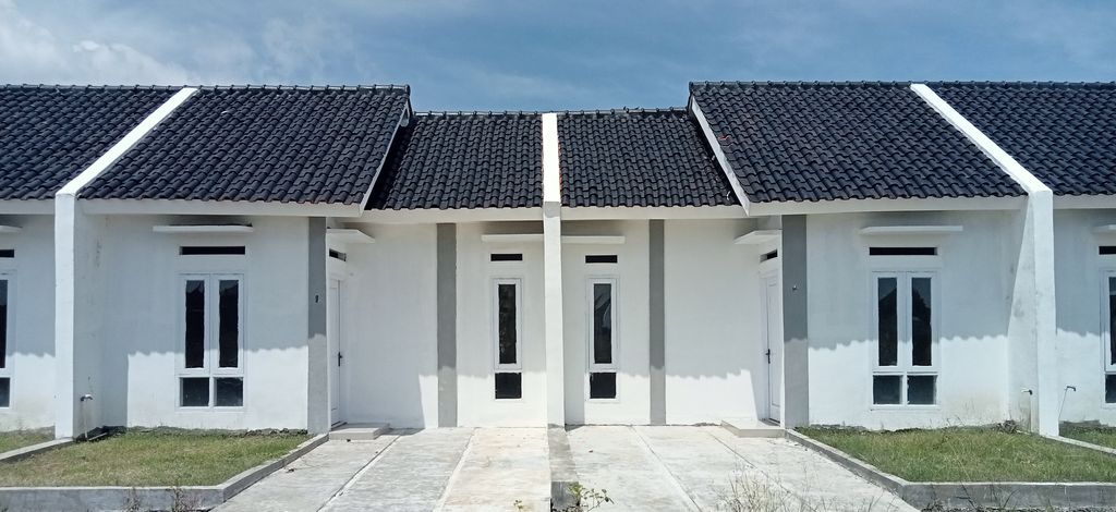 foto contoh rumah perumahan Tersana Village