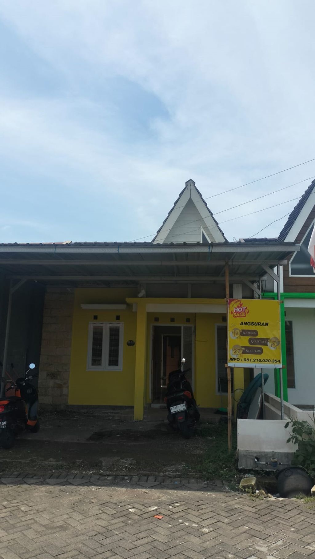 foto tampak rumah tipe 36 perumahan Bumi Aura Persada