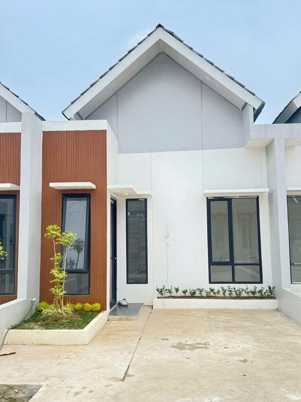 foto tampak rumah tipe 36/70 perumahan SERENITY PREMIERE