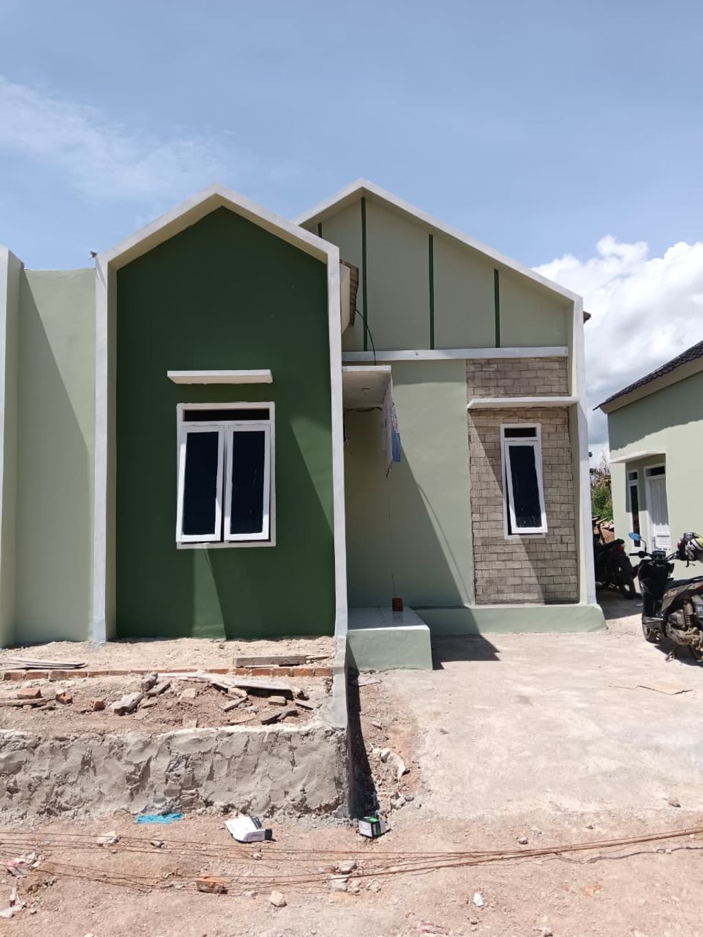 foto tampak rumah tipe STANDART perumahan VILLA CINTA MAYA