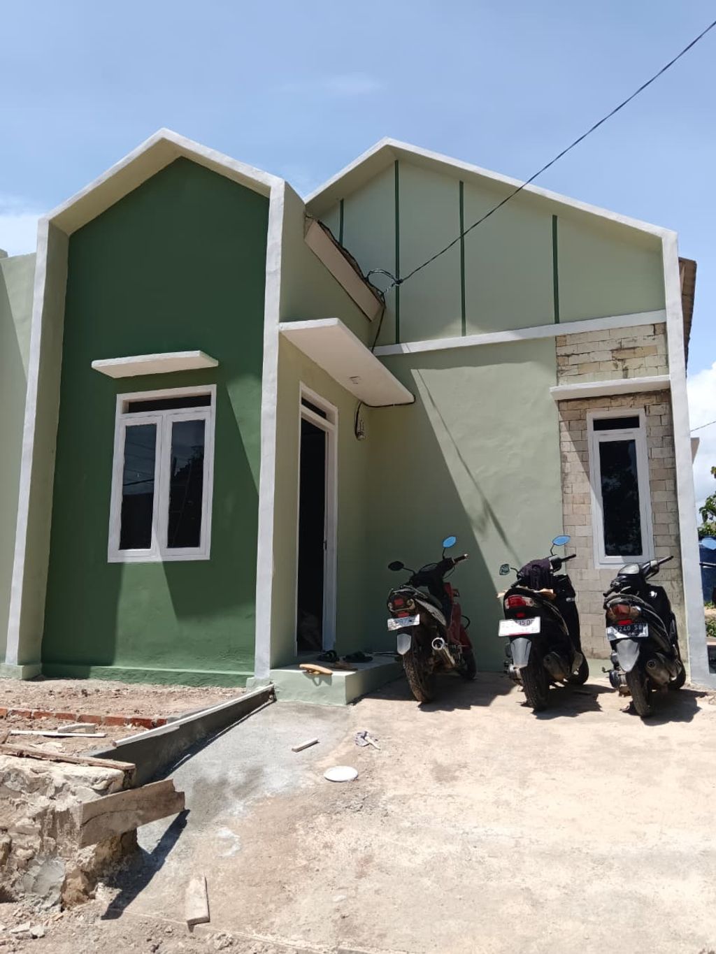 foto tampak rumah tipe A 01 - 36/82 perumahan VILLA CINTA MAYA