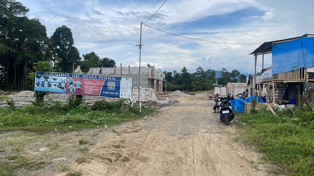 foto gerbang perumahan THE JIRANA PERMAI 2