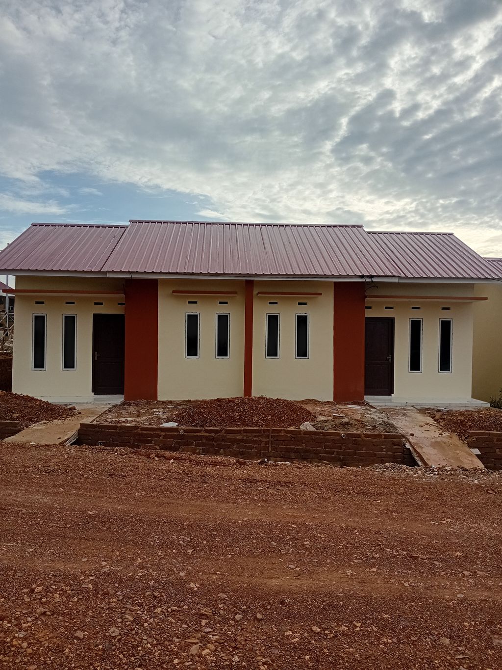 foto contoh rumah perumahan GESYA GURINDAM 3