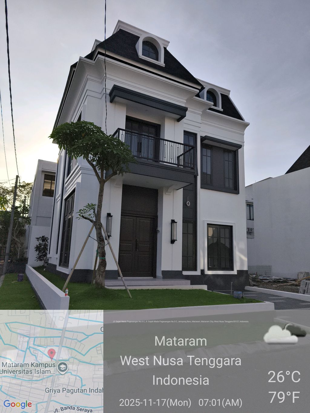 foto tampak rumah tipe 200 2 Lantai perumahan ALANA CROWN HOUSE