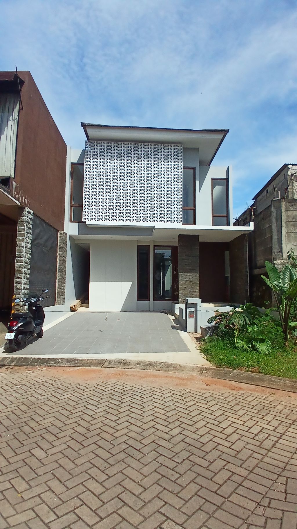 foto contoh rumah perumahan DISCOVERY LUMINA 2 BINTARO JAYA