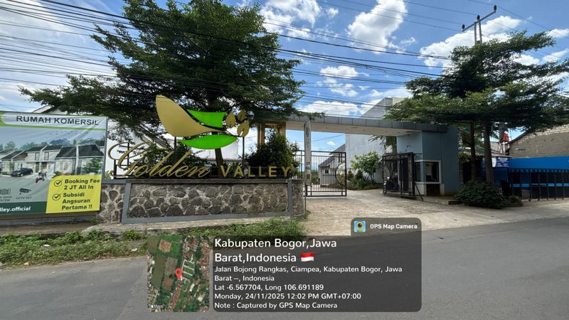foto gerbang perumahan Golden Valley