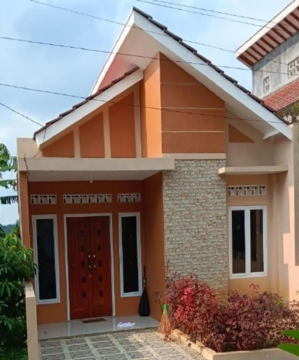 foto tampak rumah tipe T29 perumahan KANDRI PESONA ASRI