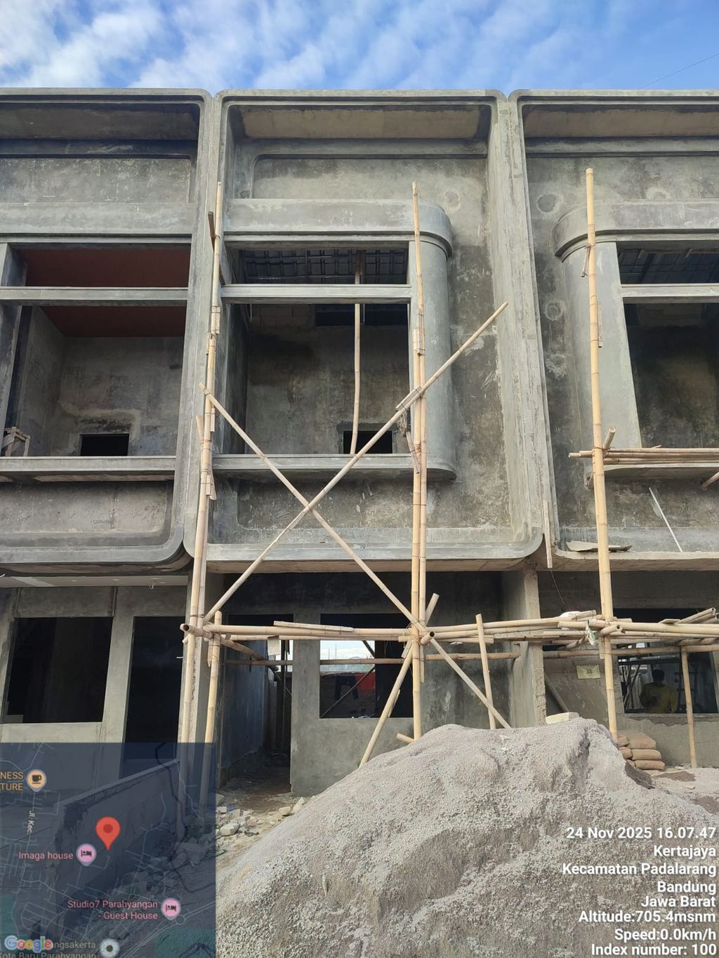 foto tampak rumah tipe 50 Compact Minimalis HC (589) perumahan Cluster Everton