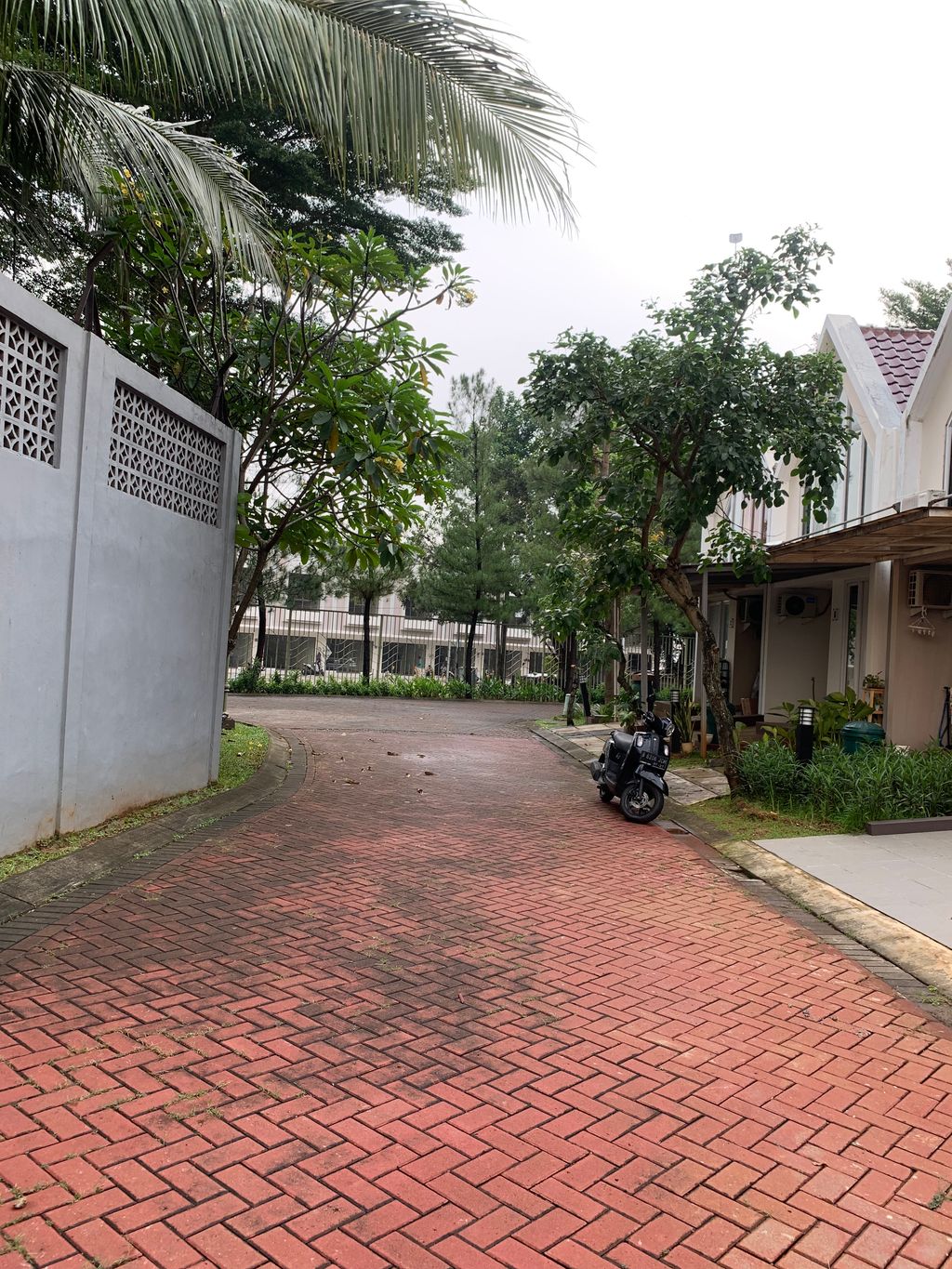 foto posisi tengah perumahan Cluster Virginia Village dan Bermuda