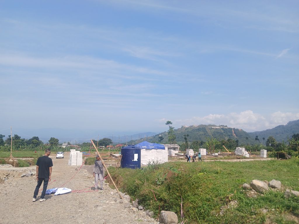 foto posisi tengah perumahan PERUMAHAN MUSLIM TASNIM GEKBRONG ASRI