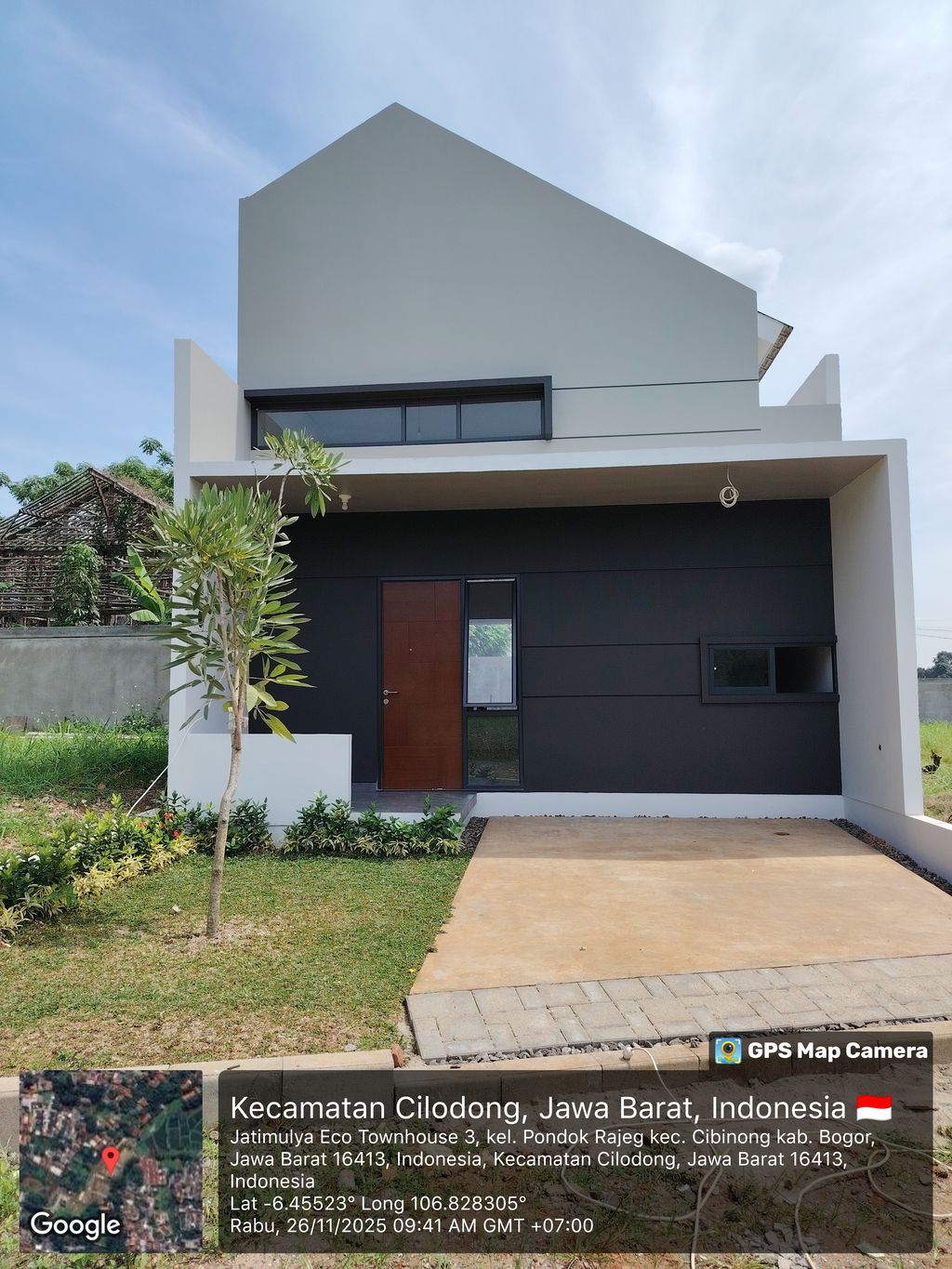 foto tampak rumah tipe 42 perumahan Jatimulya Eco Townhouse 3
