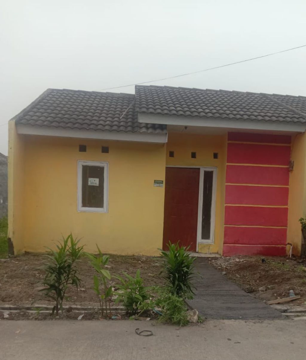 foto tampak rumah tipe 156 x 22 perumahan GRIYA JUNTI ASRI