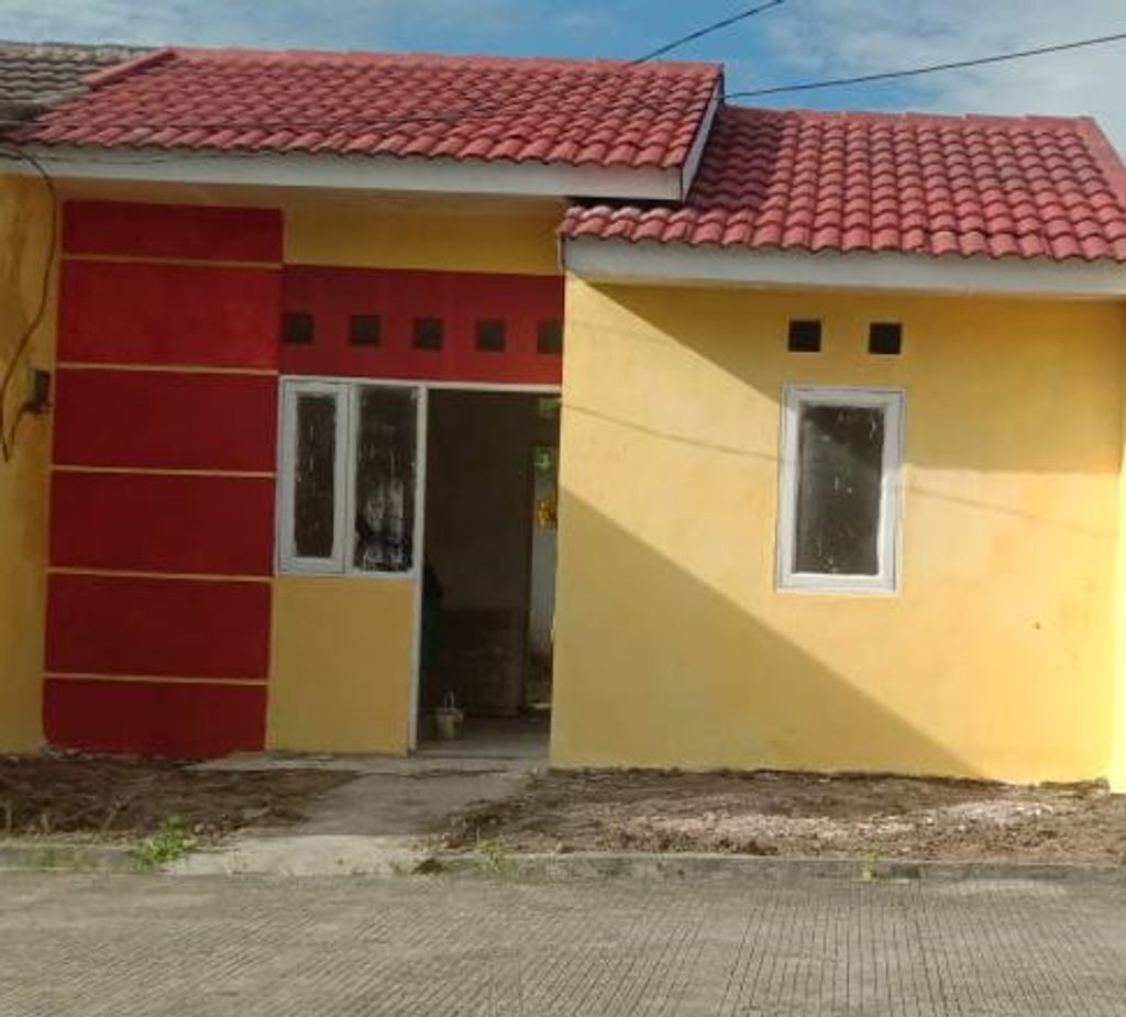 foto tampak rumah tipe 89 x 22 perumahan GRIYA JUNTI ASRI