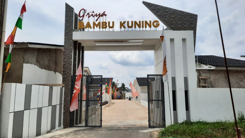 foto gerbang perumahan GRIYA BAMBU KUNING II