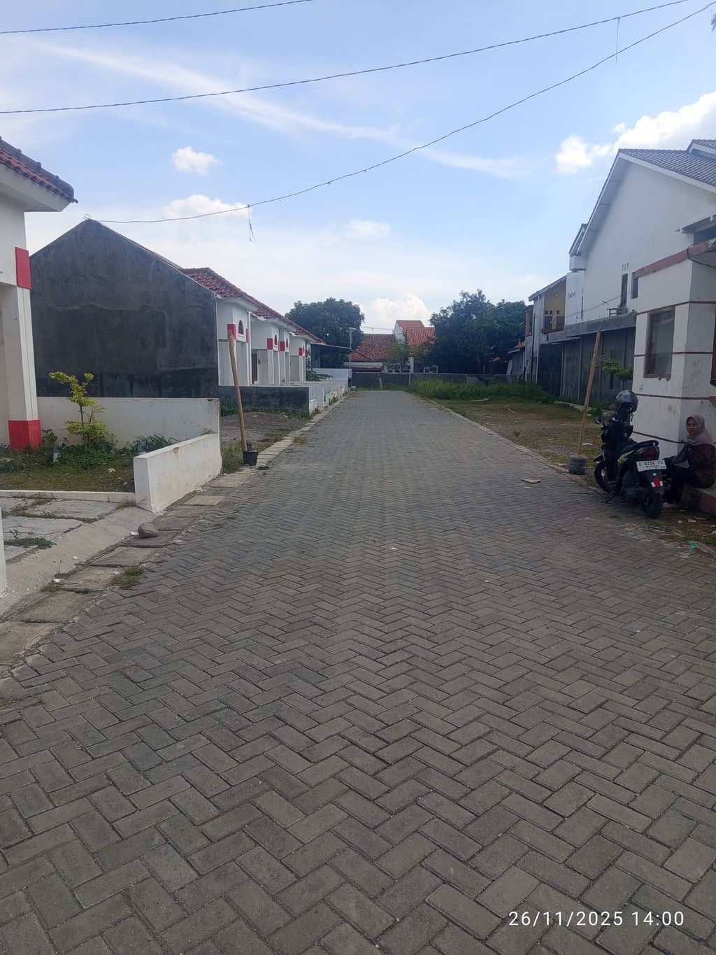 foto posisi tengah perumahan Mawar Indah Residence