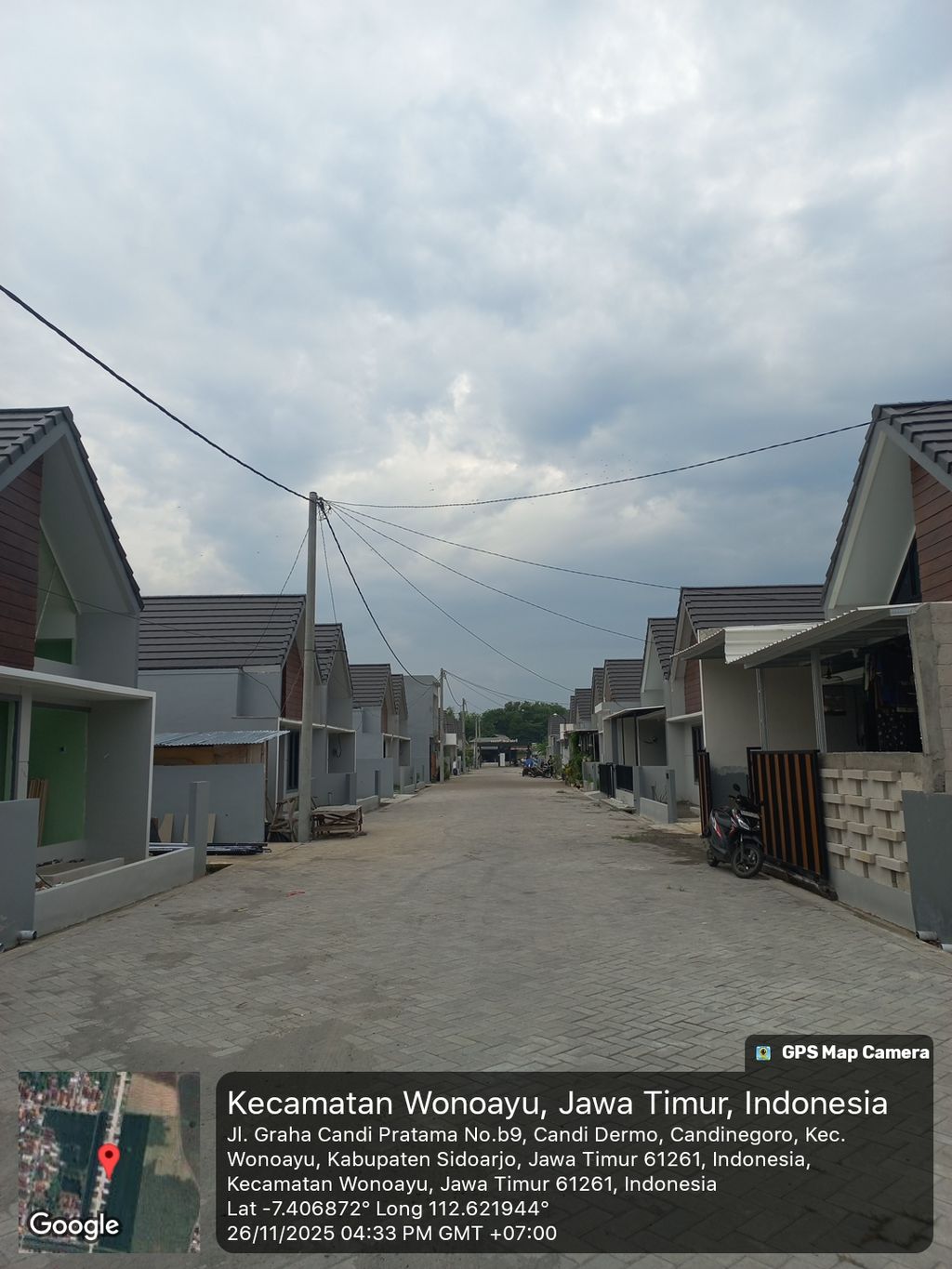 foto posisi tengah perumahan GRAHA CANDI PRATAMA