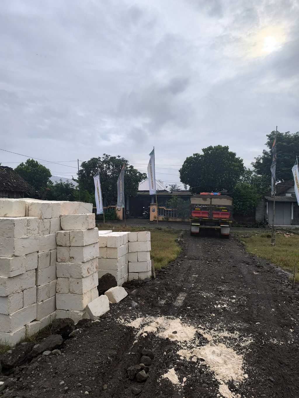 foto posisi tengah perumahan green lengkong asri