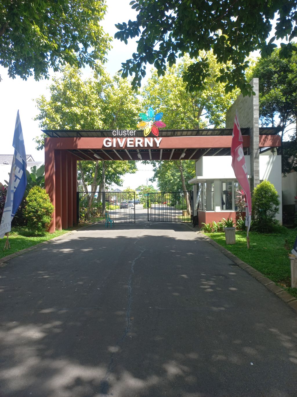 foto gerbang perumahan CITRA RAYA - CLUSTER GIVERNY - CR