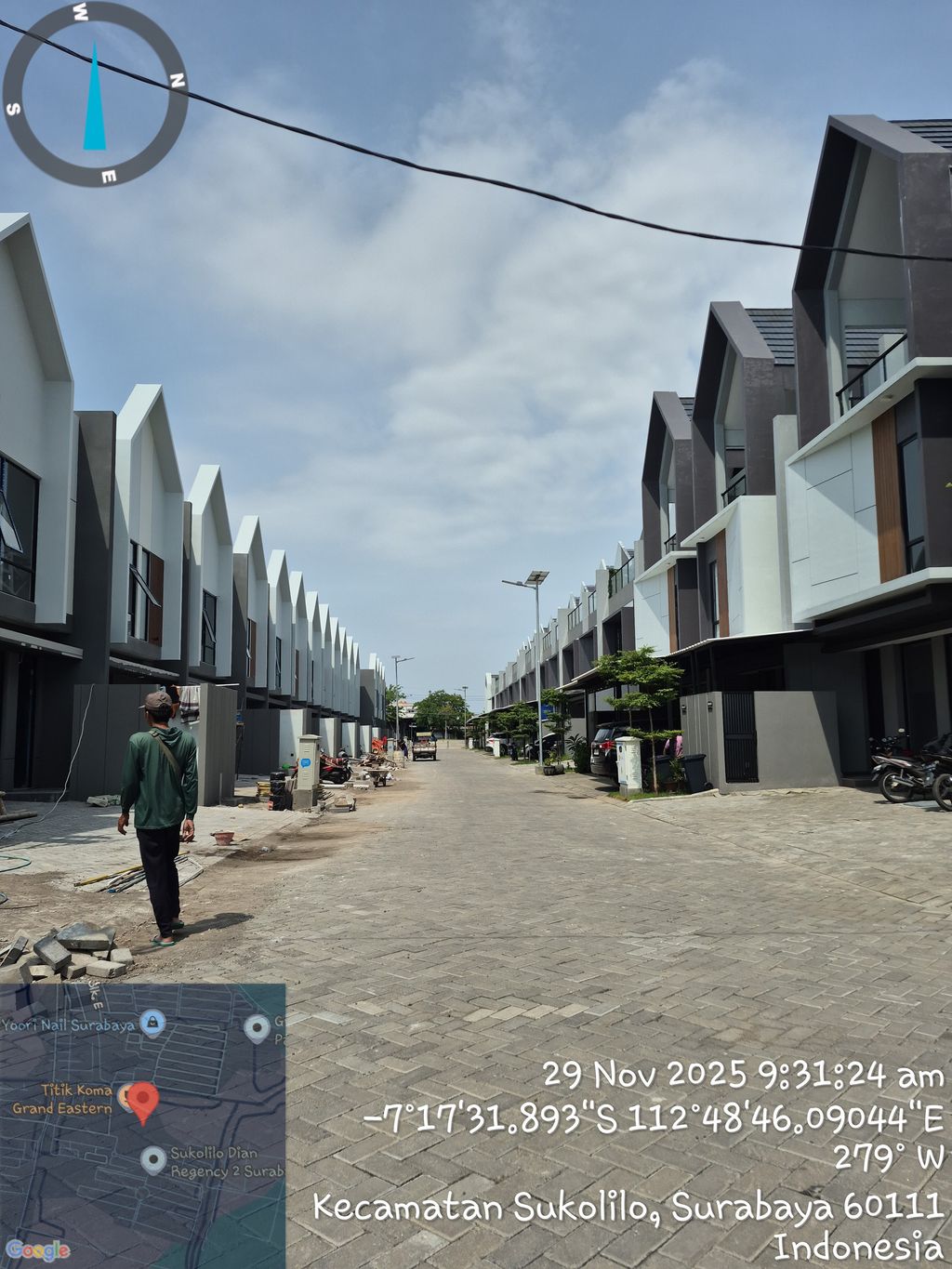 foto posisi tengah perumahan CLUSTERN EASTERN SPRING