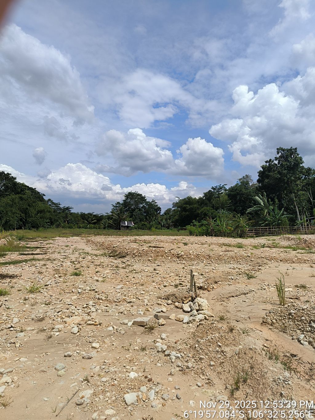 foto posisi tengah perumahan GRAHA PILAR SERPONG