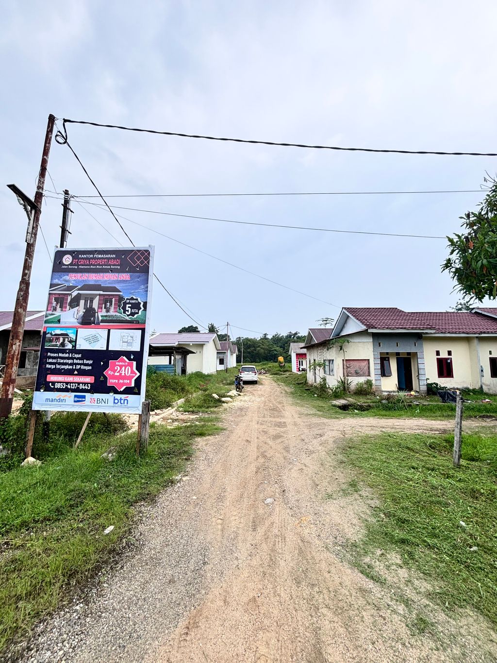foto gerbang perumahan GRIYA PESONA MANDIRI