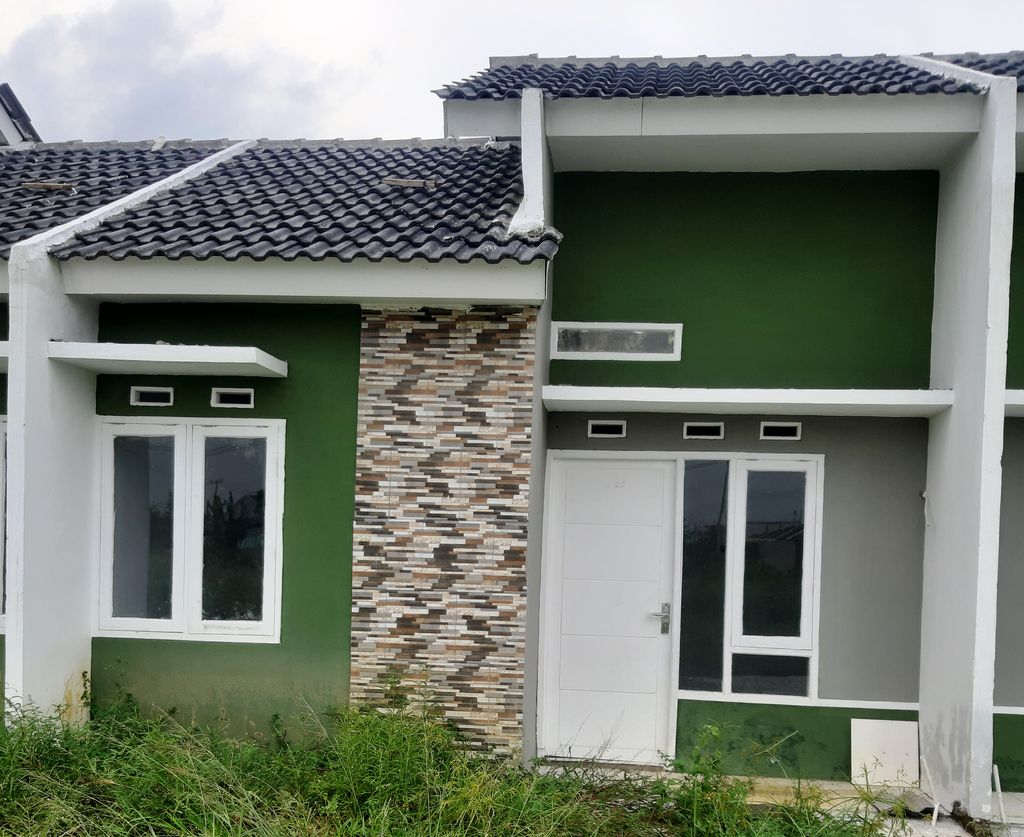 foto tampak rumah tipe 30/60 perumahan Alam Pesona Wanajaya
